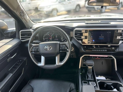 Toyota Tundra 2024 Toyota Tundra Crewmax SR5 - 3.4L V6  - AWD 4x4 - Rear Camera - Leather Seat - Low Mileage-10