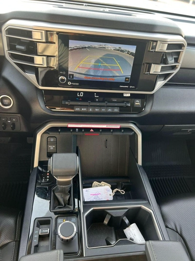 Toyota Tundra 2024 Toyota Tundra Crewmax SR5 - 3.4L V6  - AWD 4x4 - Rear Camera - Leather Seat - Low Mileage-16