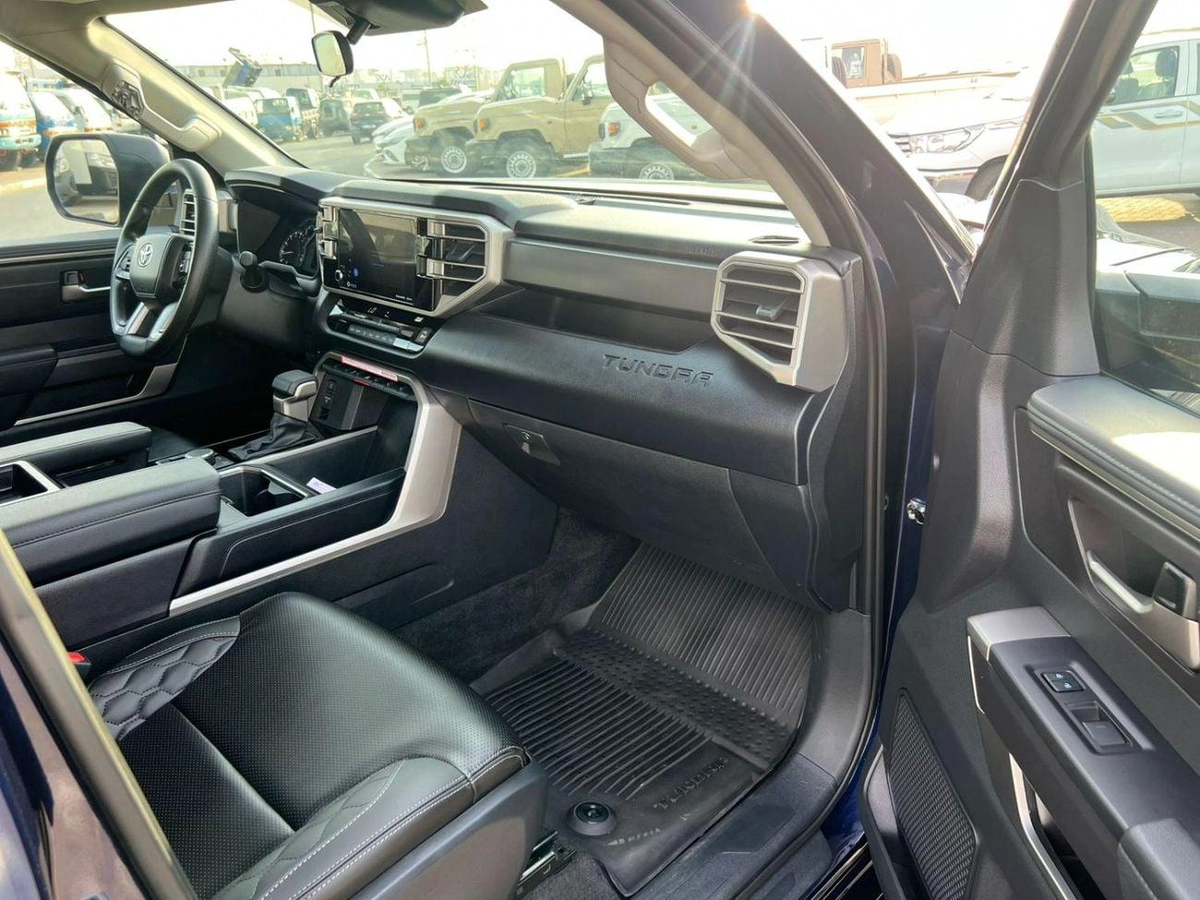 Toyota Tundra 2024 Toyota Tundra Crewmax SR5 - 3.4L V6  - AWD 4x4 - Rear Camera - Leather Seat - Low Mileage-11-0