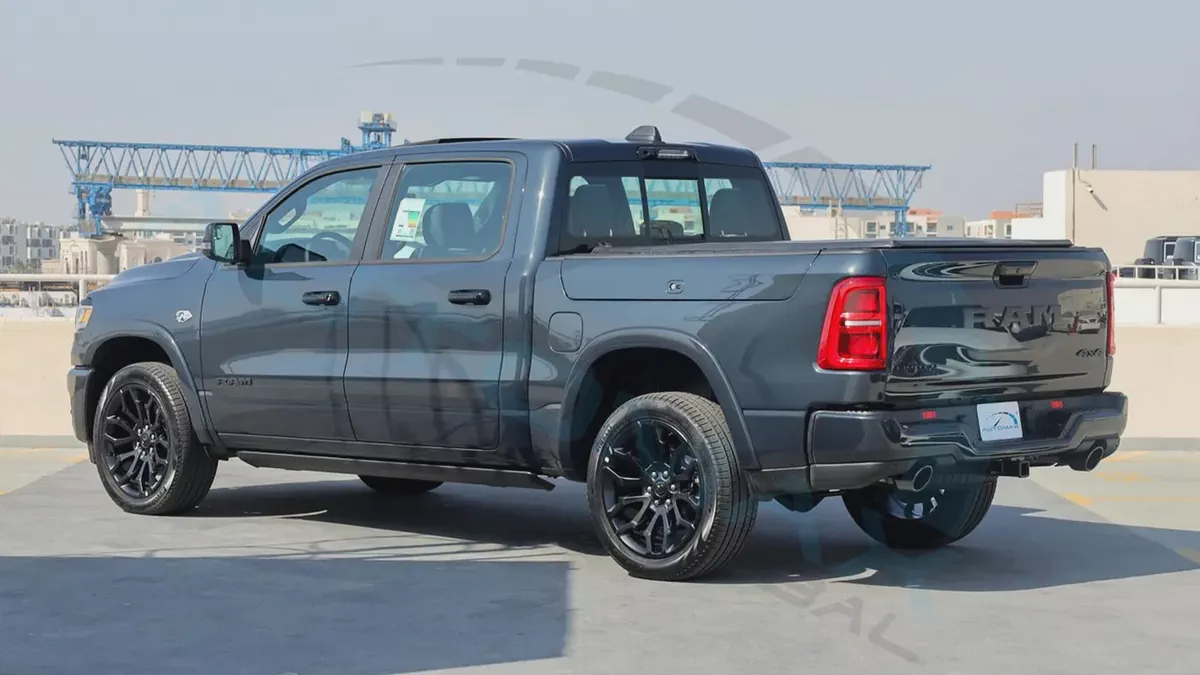 ( V8 5.7L ) 2026 RAM 1500 Limited Crew Cab eTorque  GCC 0Km 5 Years Warranty or 200,000 Km Warranty-4-4
