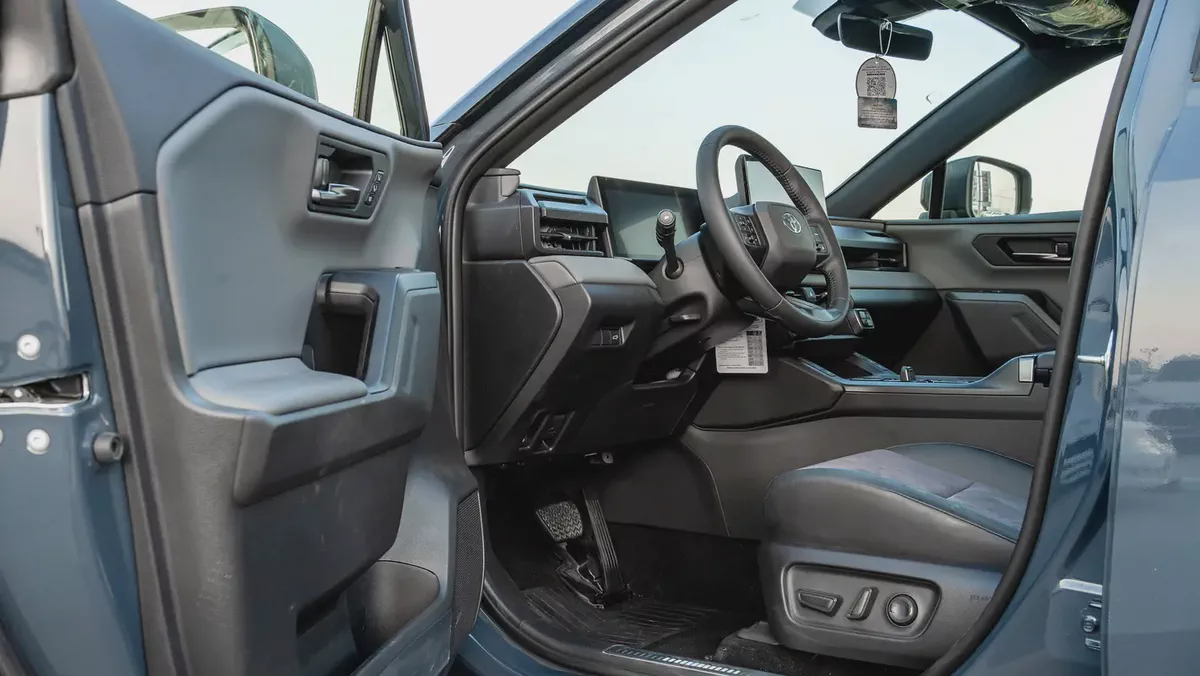 2026 Toyota Rav4 XSE 2.5L AT Hybrid (Blue-Black)-8-8