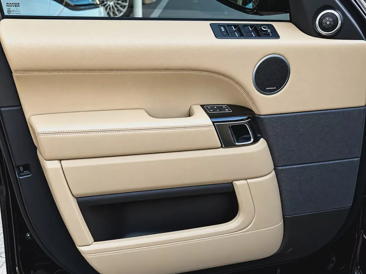 2016 Land Rover Range Rover Sport HSE - American Specs-4-4