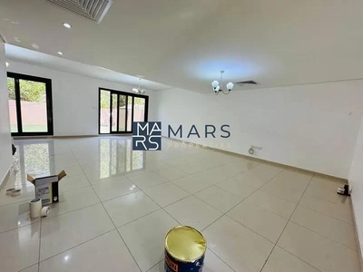 Middle Unit | Prime Location | Ready To Move-3