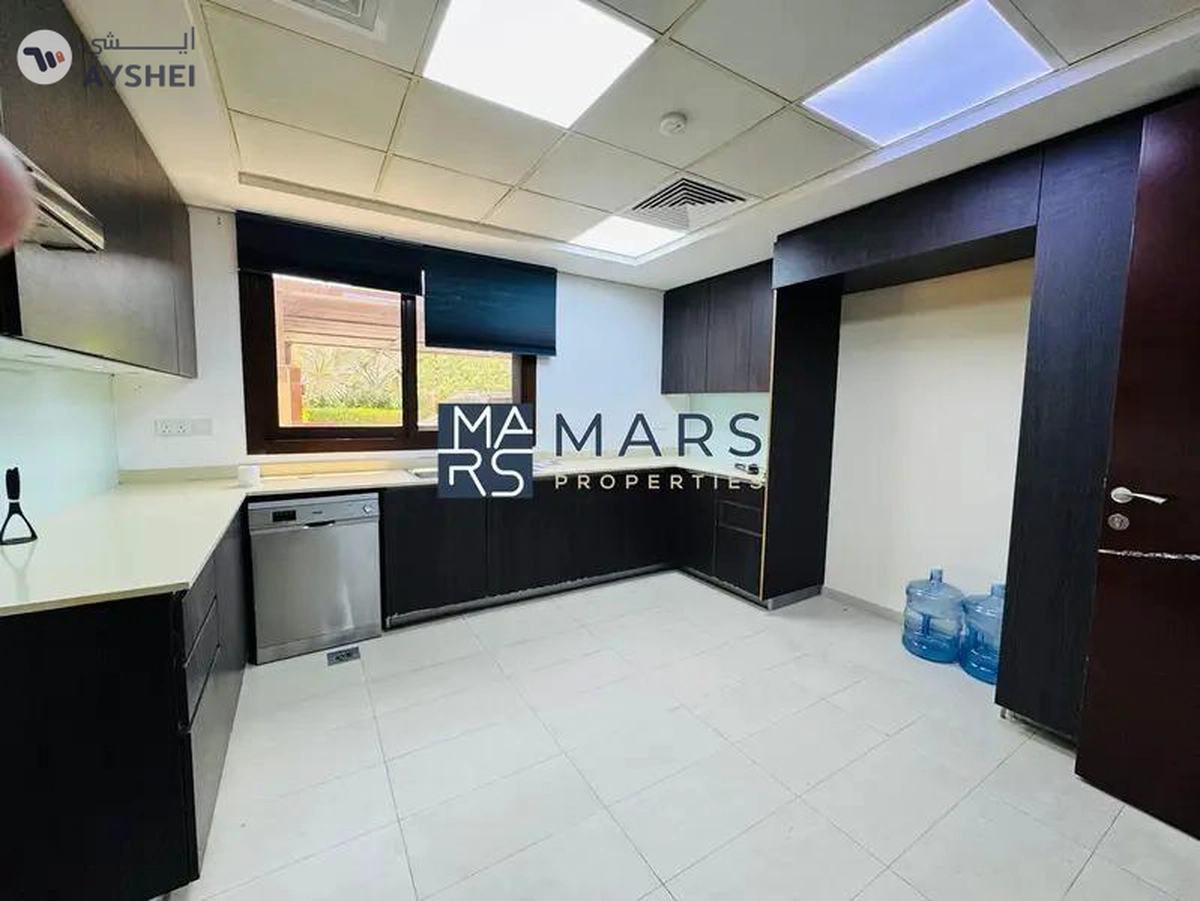 Middle Unit | Prime Location | Ready To Move-9-9