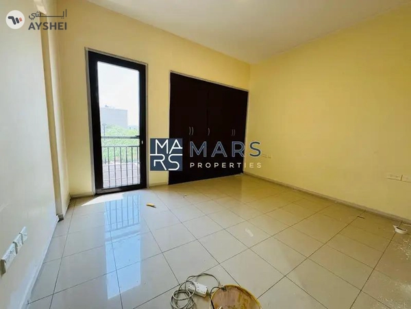 Middle Unit | Prime Location | Ready To Move