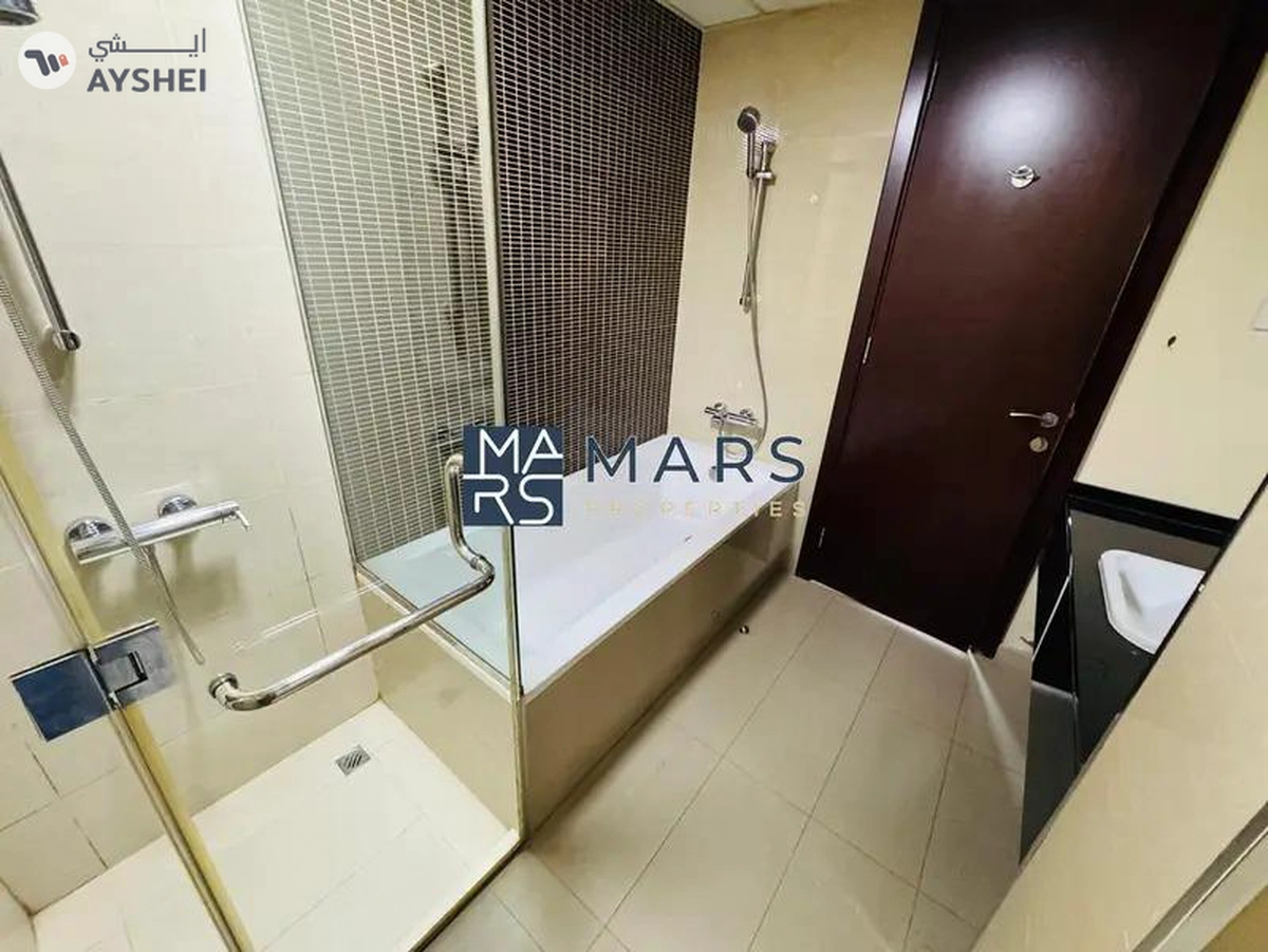 Middle Unit | Prime Location | Ready To Move-15-15