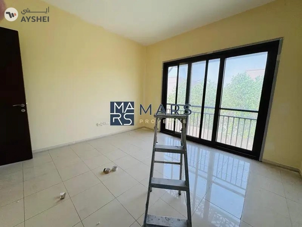 Middle Unit | Prime Location | Ready To Move