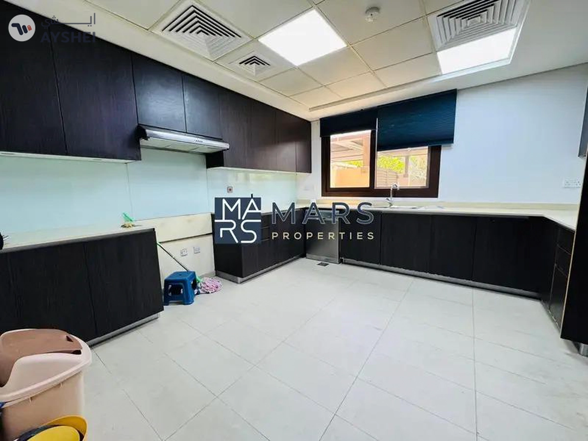 Middle Unit | Prime Location | Ready To Move-5-5