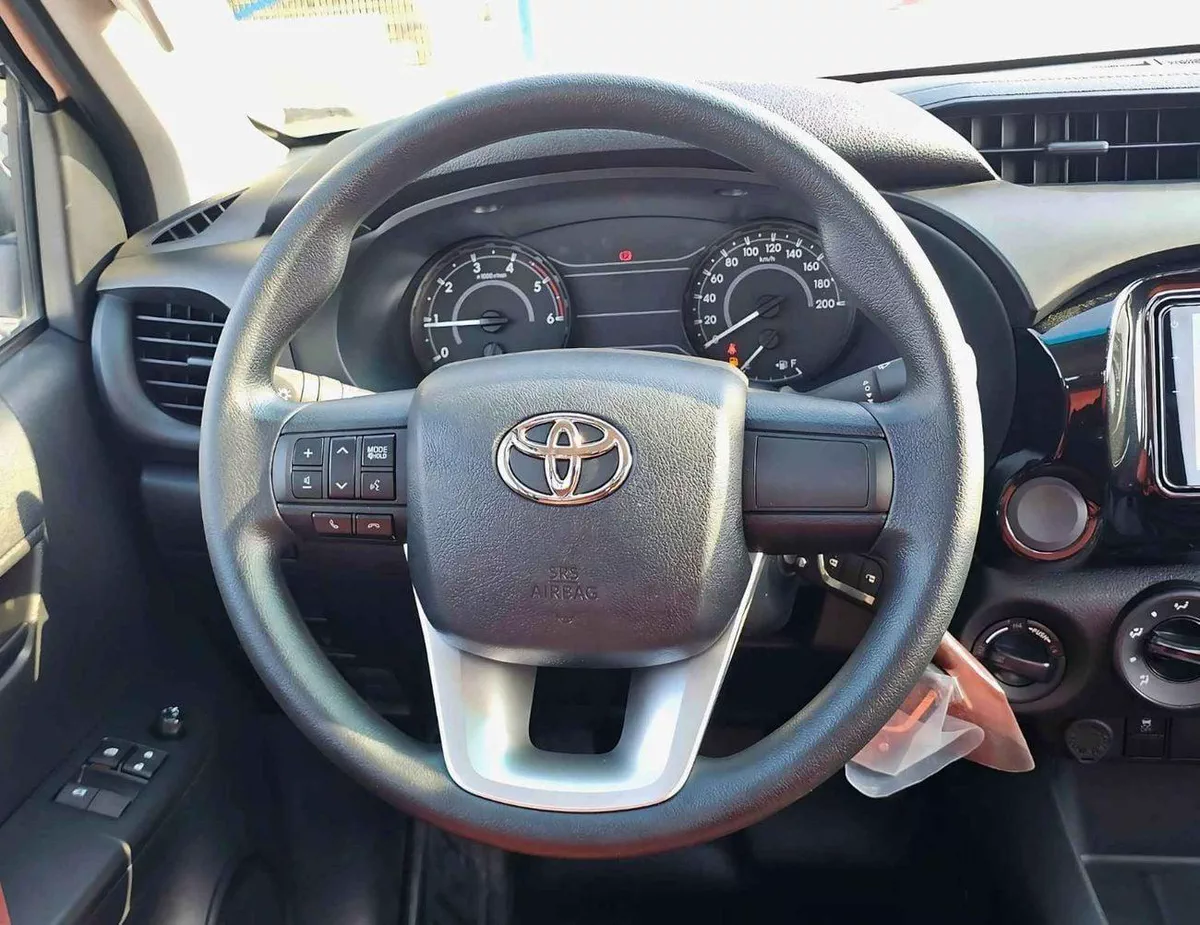 Toyota Hilux GL SINGLE CABIN BASIC / 5 + 2 HOOKS LONG BODY / 2.4L DIESEL M/T / PWR WINDOWS (CODE # DMSC)-10-0