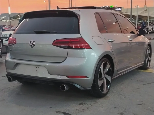 فولكسفاغن جولف GTI MK7 2018 خليجي