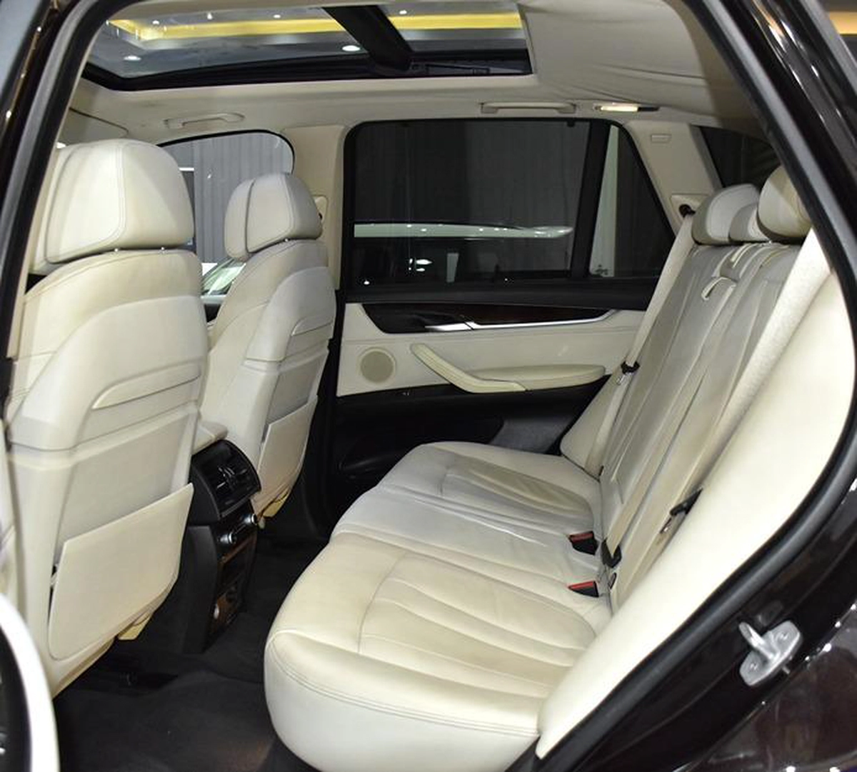 BMW X5 xDrive50i ( 2014 Model ) in Brown Color GCC Specs