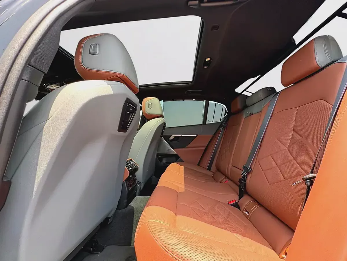 AED 4,640 P.M | 0% DOWN PAYMENT | BMW i5 M60 xDRIVE | DUAL MOTOR ELECTRIC AWD – 601 HP | FULL AGENCY-18-18