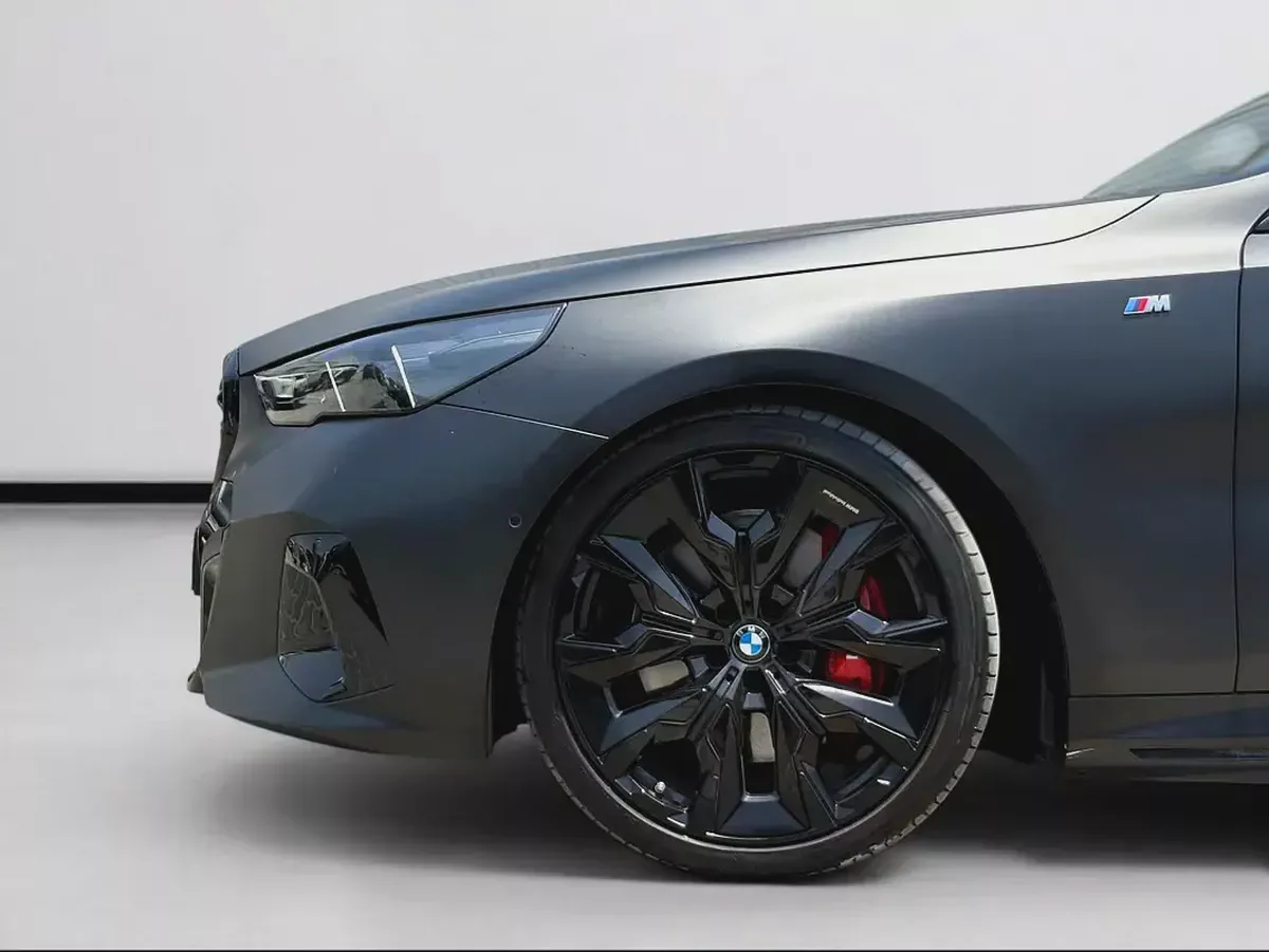 AED 4,640 P.M | 0% DOWN PAYMENT | BMW i5 M60 xDRIVE | DUAL MOTOR ELECTRIC AWD – 601 HP | FULL AGENCY-8-8