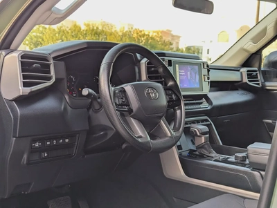 TOYOTA TUNDRA 2023 CREWMAX SR5 IN EXCELLENT CONDITION-7