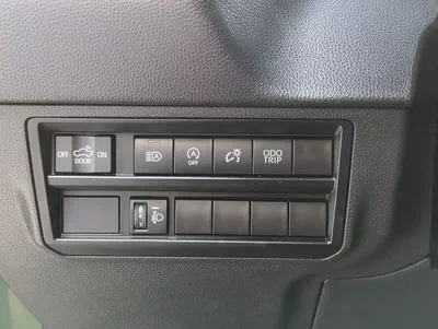 TOYOTA TUNDRA 2023 CREWMAX SR5 IN EXCELLENT CONDITION-8