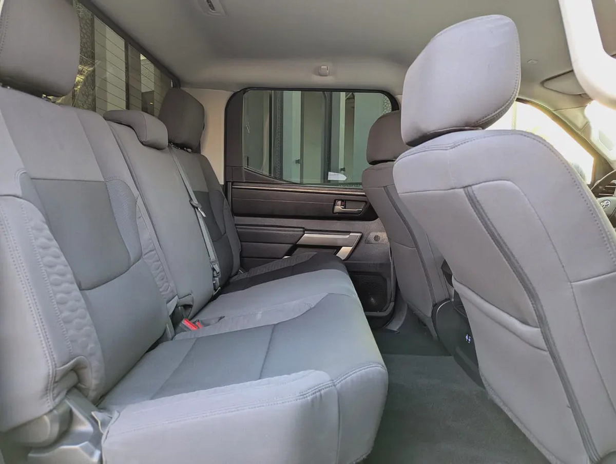 TOYOTA TUNDRA 2023 CREWMAX SR5 IN EXCELLENT CONDITION-4-4