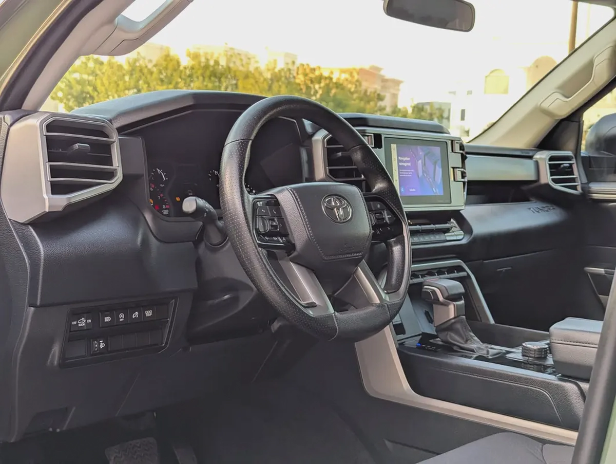 TOYOTA TUNDRA 2023 CREWMAX SR5 IN EXCELLENT CONDITION-7-7