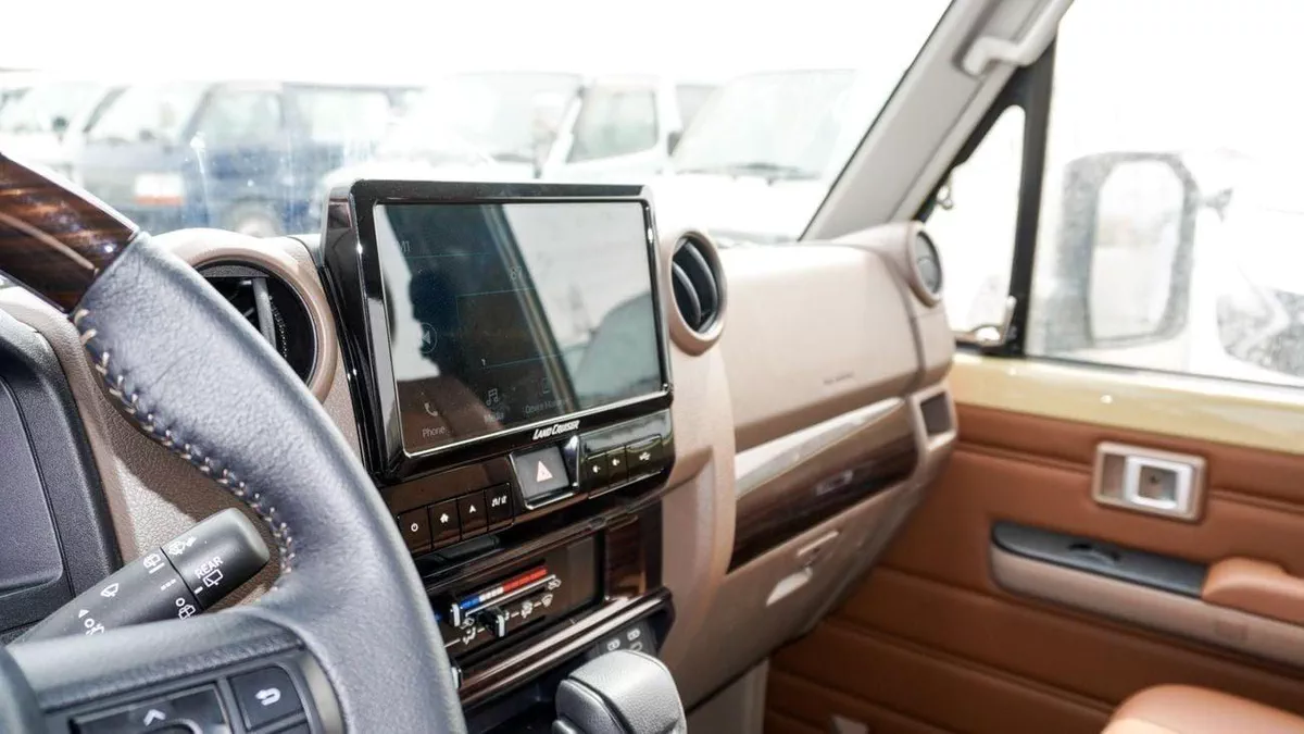Toyota Land Cruiser 70 LC76 LX LX 2.8 L d-9-0