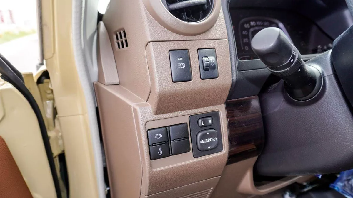 Toyota Land Cruiser 70 LC76 LX LX 2.8 L d-7-0