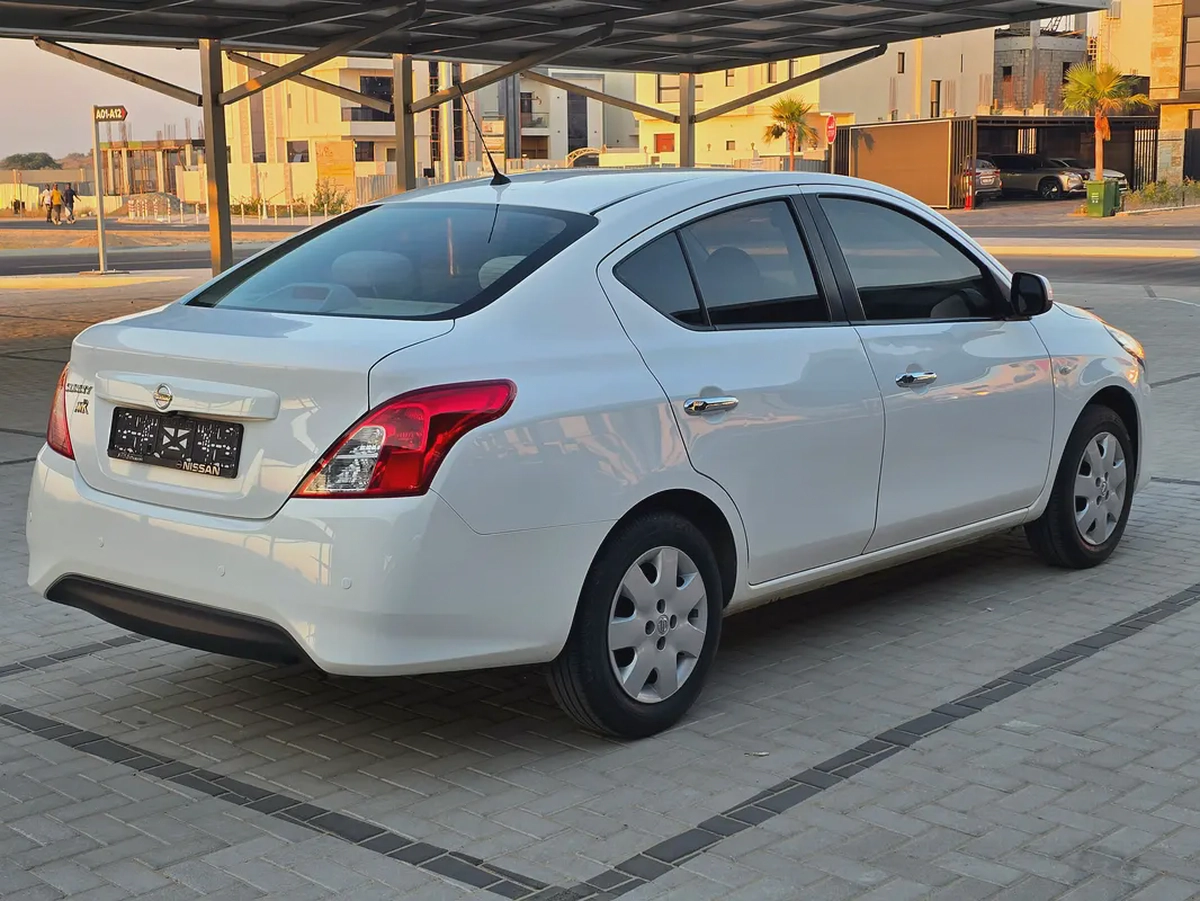 2023 Nissan Sunny SL - GCC Specs - Like New!-3-3