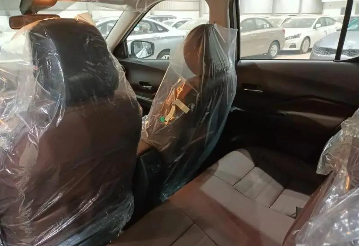 Nissan Kicks – Stylish SUV with Brown Interior-7-7