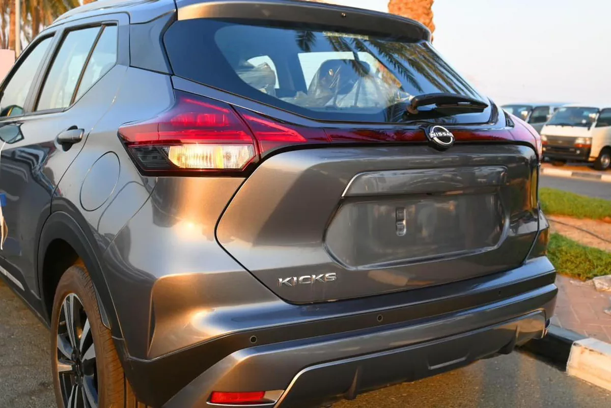 Nissan Kicks – Stylish SUV with Brown Interior-9-9