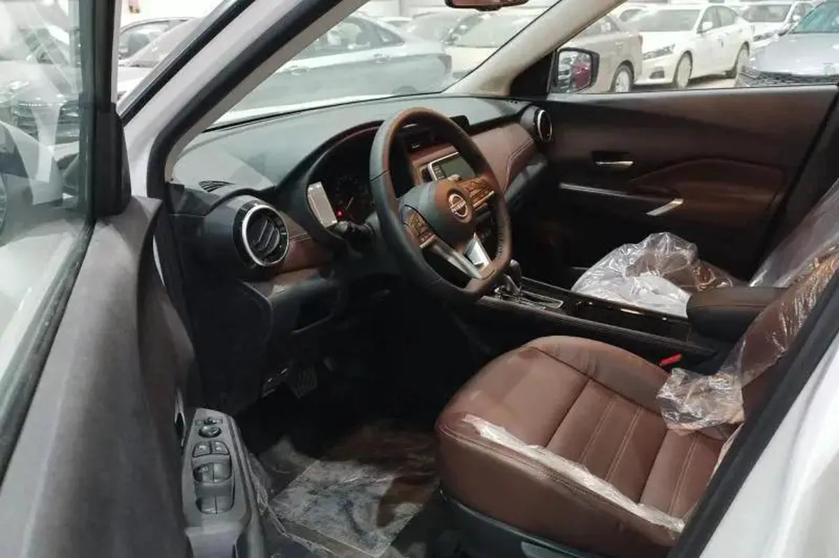 Nissan Kicks – Stylish SUV with Brown Interior-1-1