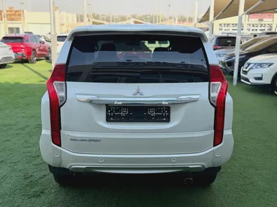 Mitsubishi Montero Sport -2019-GLS -4WD Medium Line - GCC -FREE ACCIDENT—ORIGINAL PAINT-3
