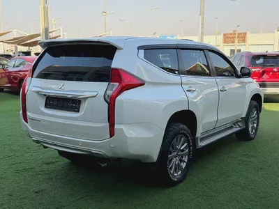 Mitsubishi Montero Sport -2019-GLS -4WD Medium Line - GCC -FREE ACCIDENT—ORIGINAL PAINT-5