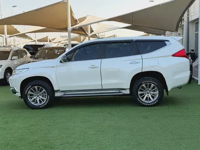 Mitsubishi Montero Sport -2019-GLS -4WD Medium Line - GCC -FREE ACCIDENT—ORIGINAL PAINT-6