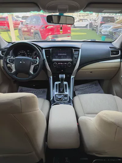 Mitsubishi Montero Sport -2019-GLS -4WD Medium Line - GCC -FREE ACCIDENT—ORIGINAL PAINT-7
