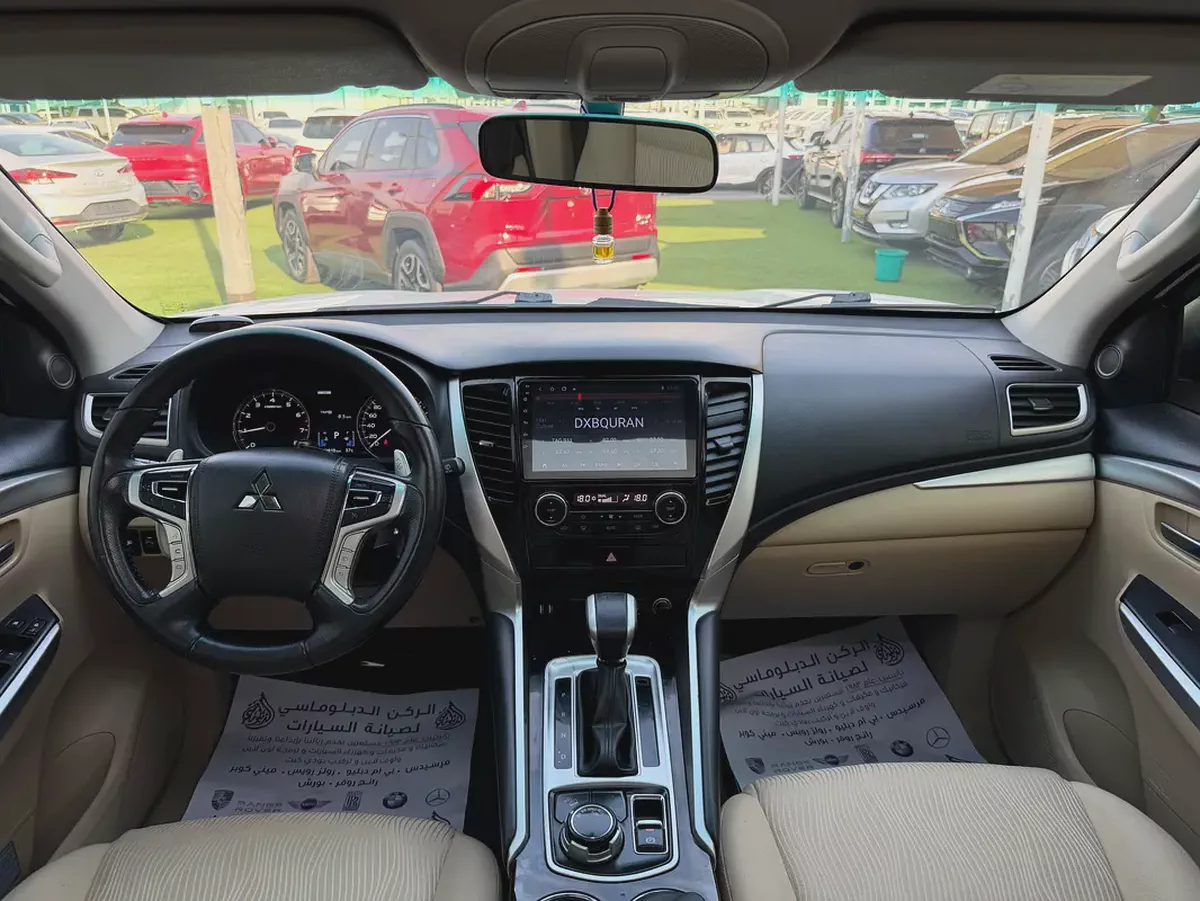 Mitsubishi Montero Sport -2019-GLS -4WD Medium Line - GCC -FREE ACCIDENT—ORIGINAL PAINT-10-10