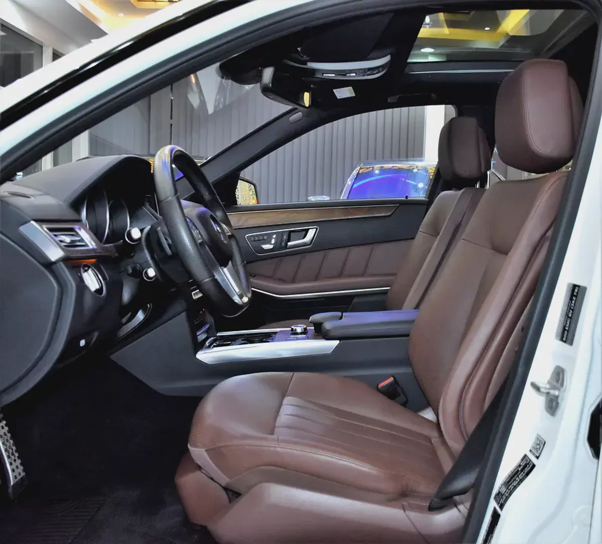 EXCELLENT DEAL for our Mercedes Benz E500 ( 2016 Model ) in White Color GCC Specs-10-10