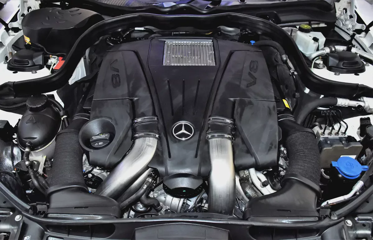EXCELLENT DEAL for our Mercedes Benz E500 ( 2016 Model ) in White Color GCC Specs-18-18