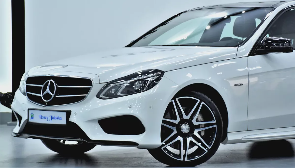 EXCELLENT DEAL for our Mercedes Benz E500 ( 2016 Model ) in White Color GCC Specs-4-4