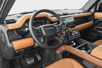 2024 Land Rover Defender 90 P400 HSE / Land Rover Warranty  Service Contract-6