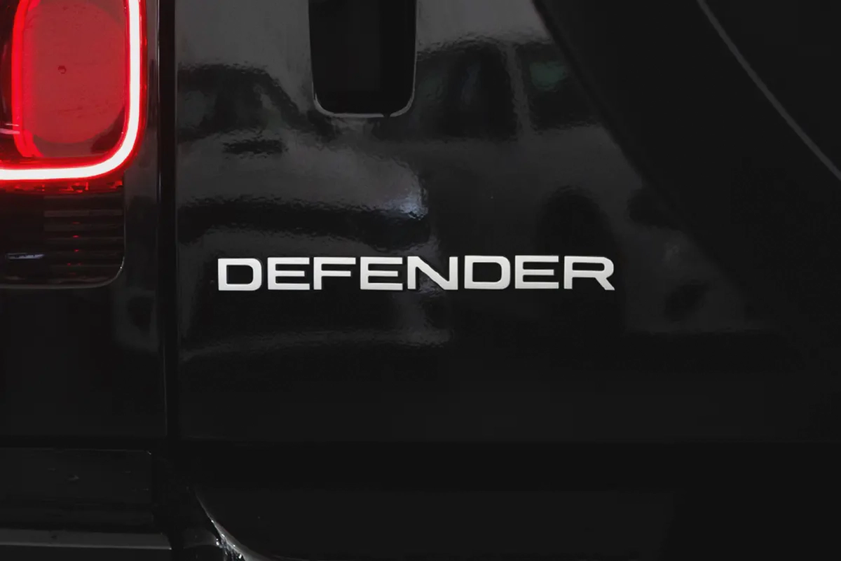 2024 Land Rover Defender 90 P400 HSE / Land Rover Warranty  Service Contract-12-12