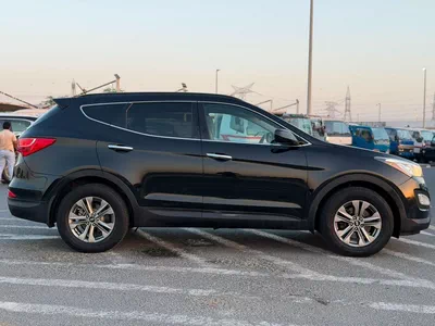 Hyundai Santa Fe  2016 Hyundai Santa Fe 2.4L V4 GDi Engine - Canadian Specs Clean Car - Eco Drive Mode --4