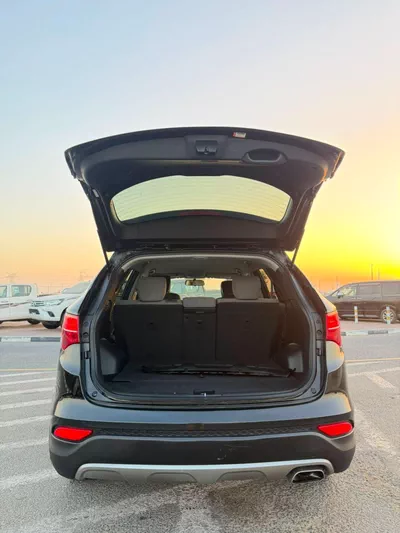 Hyundai Santa Fe  2016 Hyundai Santa Fe 2.4L V4 GDi Engine - Canadian Specs Clean Car - Eco Drive Mode --8