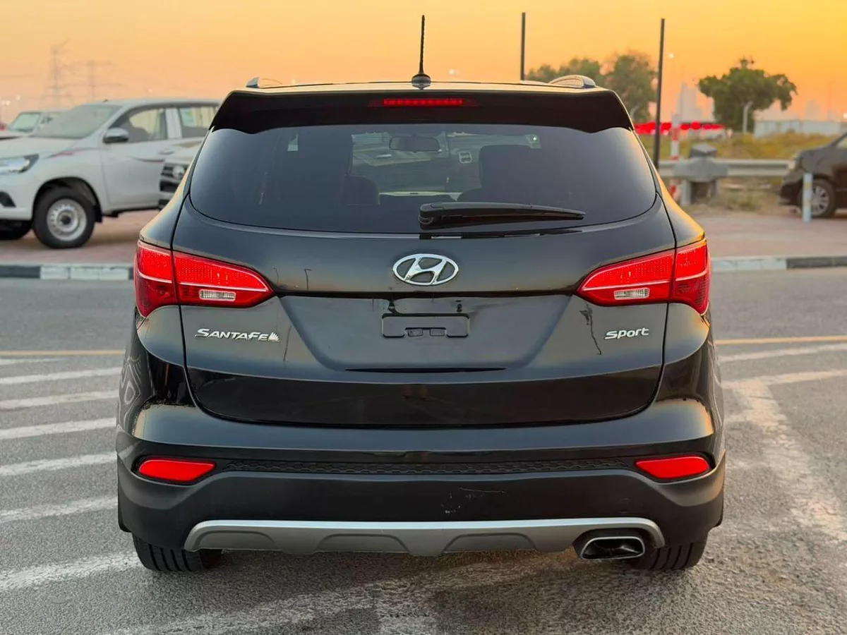 Hyundai Santa Fe  2016 Hyundai Santa Fe 2.4L V4 GDi Engine - Canadian Specs Clean Car - Eco Drive Mode --7-0