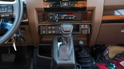 Toyota Land Cruiser 70 LC76 LX LX-6