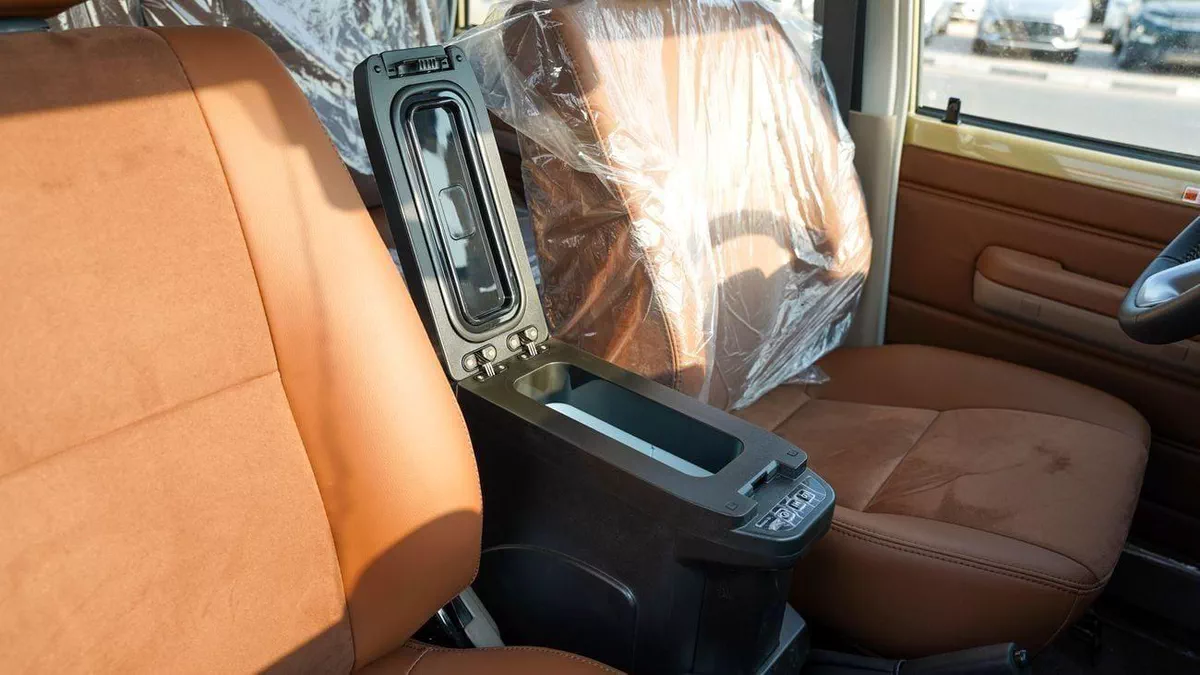 Toyota Land Cruiser 70 LC76 LX LX-9-0