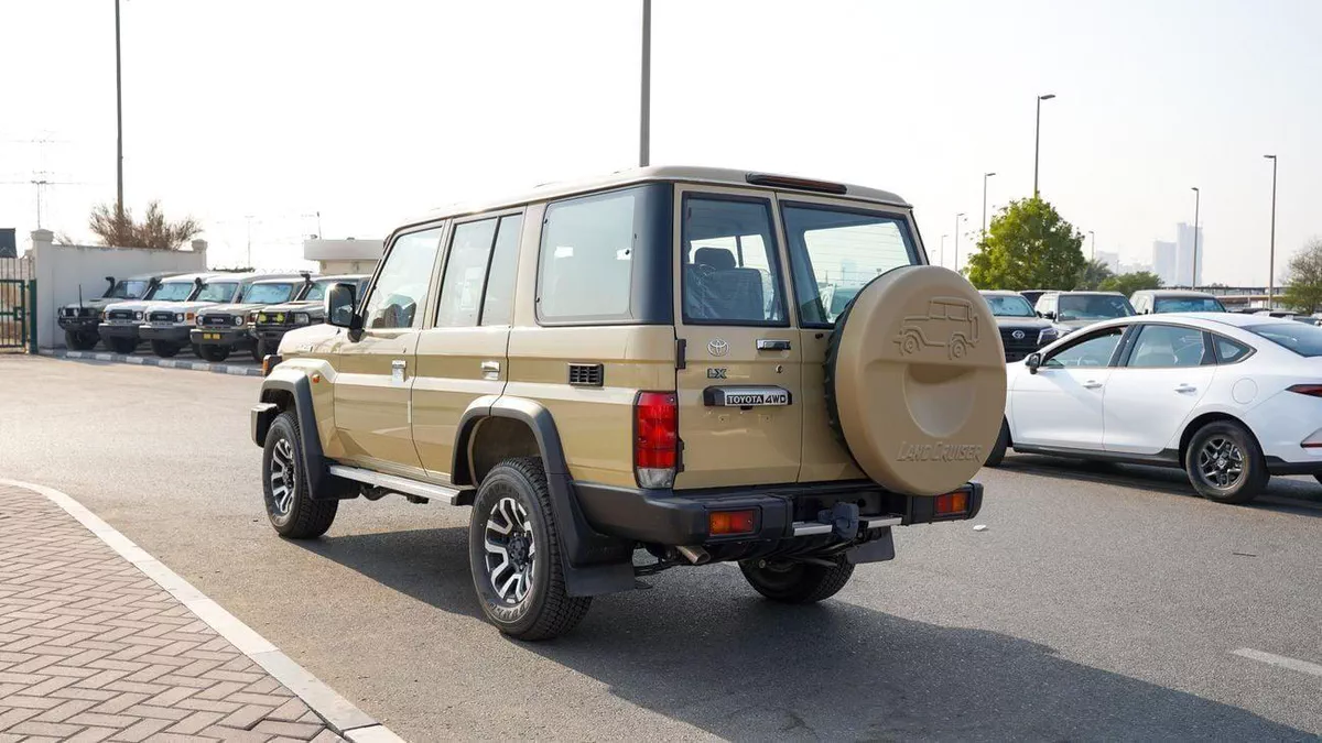 Toyota Land Cruiser 70 LC76 LX LX-14-0