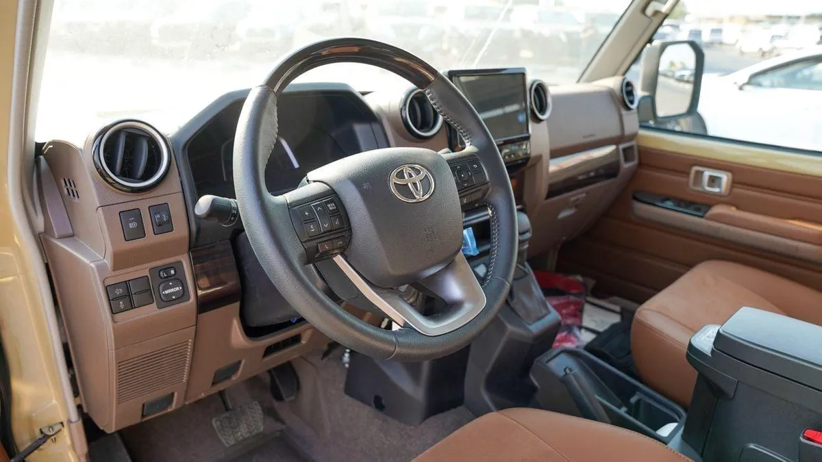 Toyota Land Cruiser 70 LC76 LX LX-3-0