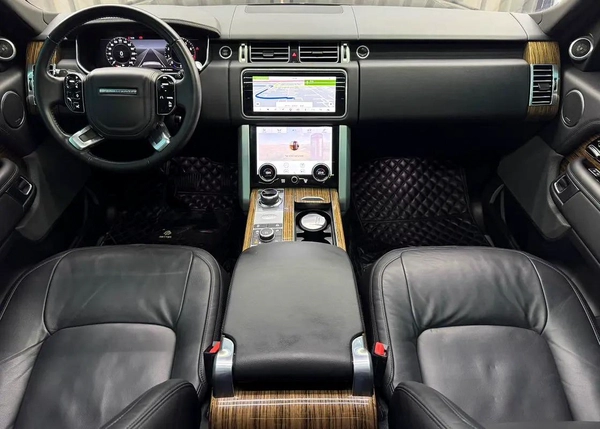Land Rover Range Rover HSE 2021 | Original Paint | GCC | AL Tayer Warranty 2026 | Well Maintained