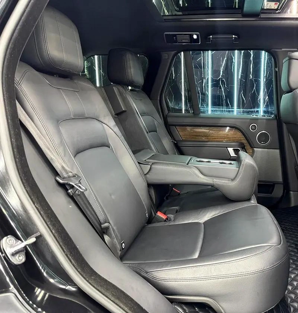Land Rover Range Rover HSE 2021 | Original Paint | GCC | AL Tayer Warranty 2026 | Well Maintained