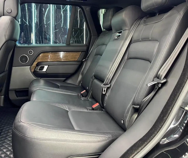 Land Rover Range Rover HSE 2021 | Original Paint | GCC | AL Tayer Warranty 2026 | Well Maintained