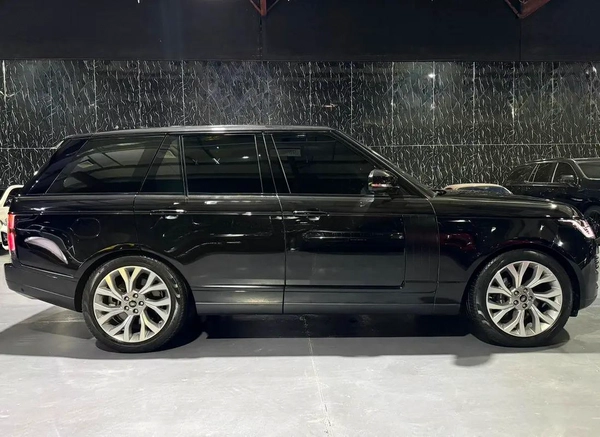 Land Rover Range Rover HSE 2021 | Original Paint | GCC | AL Tayer Warranty 2026 | Well Maintained