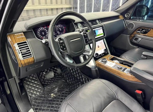 Land Rover Range Rover HSE 2021 | Original Paint | GCC | AL Tayer Warranty 2026 | Well Maintained