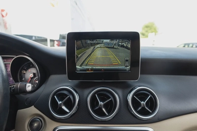 Mercedes-Benz GLA 220-1